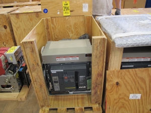 BREAKER, CIRCUIT, 2000 FRAME AMP RATING, MASTERPACT NW 20H1 KIND, 3 POLE, 480 VOLT RATING SQUARE D DIRECT REPLACEMENT FOR 1E ABB K-2000S INCLUDES ONE NEW 24" DOOR, MOUNTS USING EXISTING HINGES > CONTINUOUS CURRENT: 2000A > INTERRUPTING RATING: 65KA @ 635 VAC > 125VDC OPERATED > MICROLOGIC TRIP UNIT 5.0A > 2000A SENSOR > 2000A SENSOR PLUG > 24" DOOR, PART # NLI-NW20H1-LISB5-EODC-SR-001 (W-44) LOADING & HANDLING FEE $15-